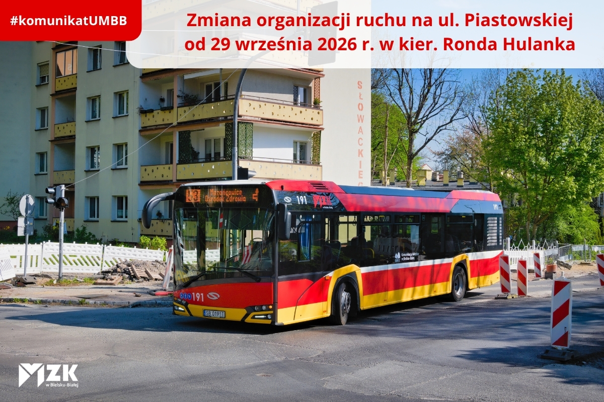 Zdjęcie autobusu na przebudowywanej ulicy Piastowskiej