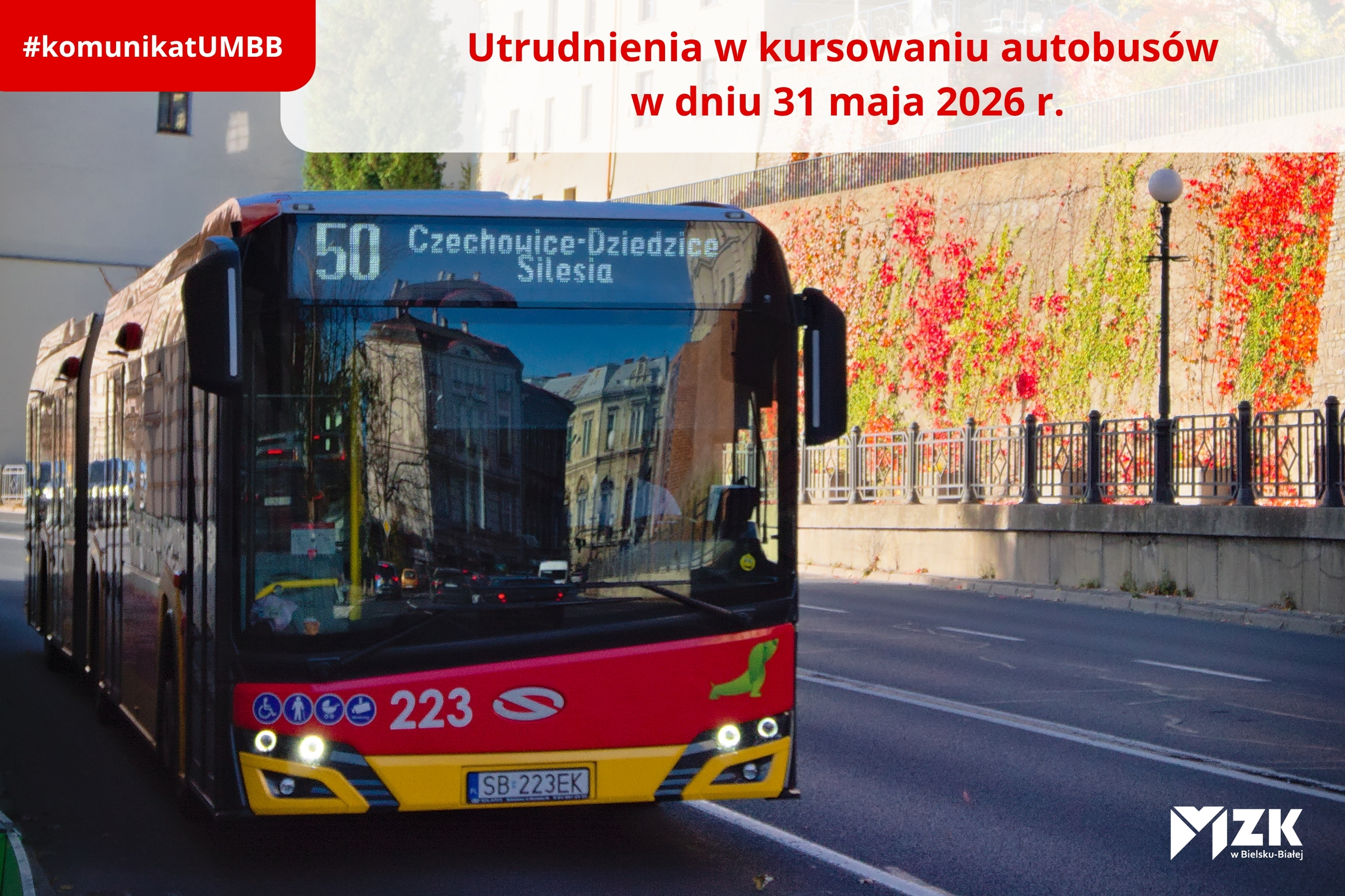 Zdjęcie autobusu linii nr 50 w centrum miasta